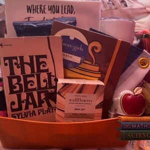 Gilmore Girls Book and Stationery Gift Set